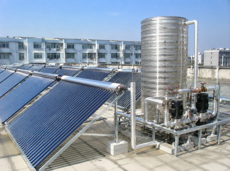 万载县商用大容量真空管太阳能热水系统